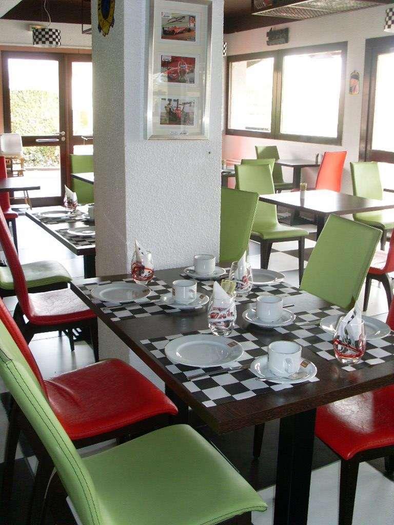 Enzo Hotels Vierzon By Kyriad Direct Étterem fotó